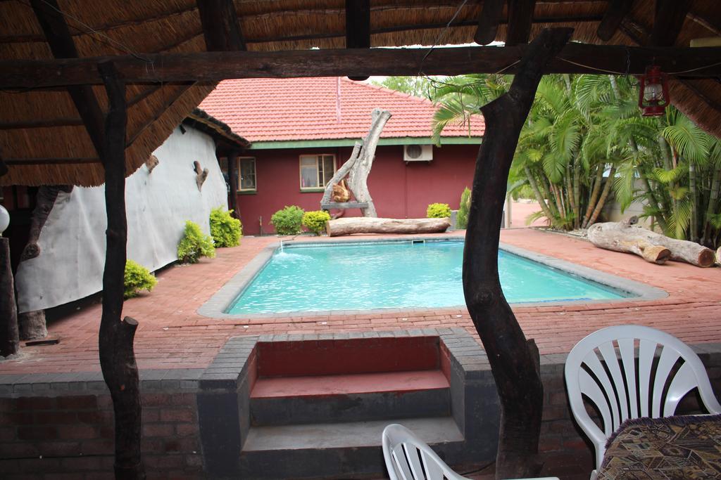 Charming Self Catering Apartment Phalaborwa Esterno foto