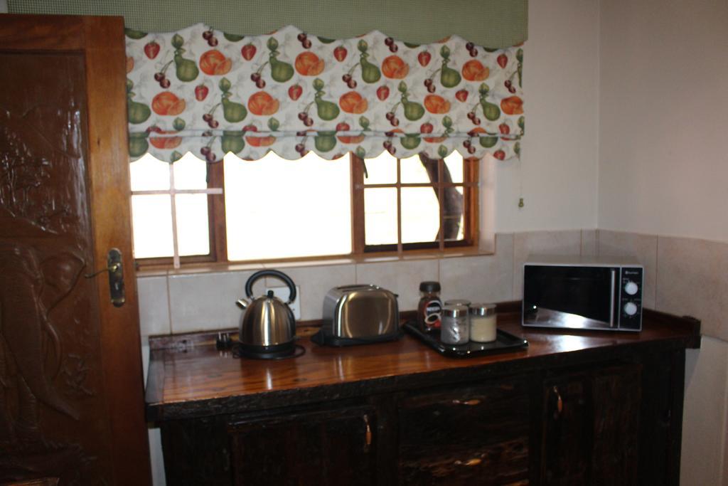 Charming Self Catering Apartment Phalaborwa Esterno foto