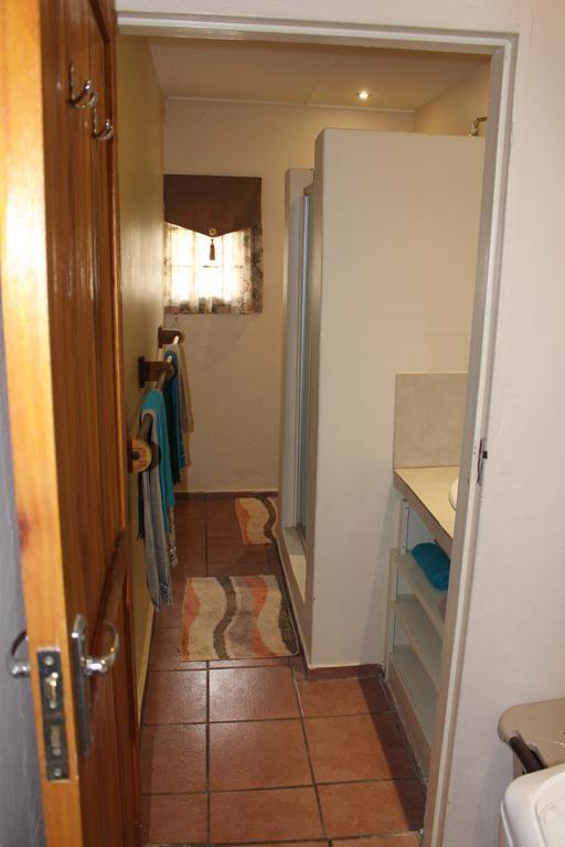 Charming Self Catering Apartment Phalaborwa Esterno foto